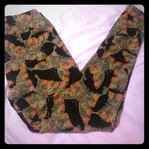 LulaRoe Butterfly print leggings.